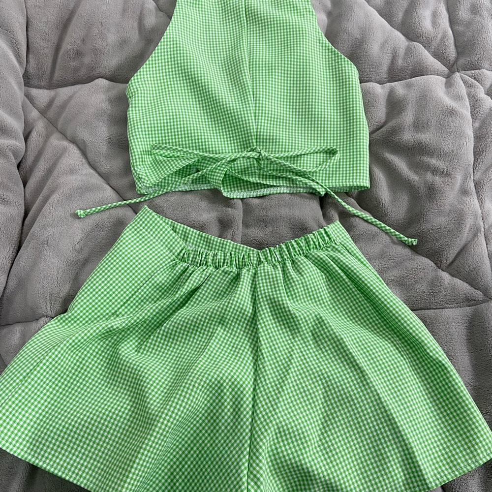Green and white checkered set from Purr Melrose!!